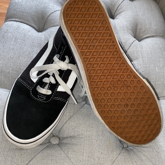 Vans - Picture 3 of 3